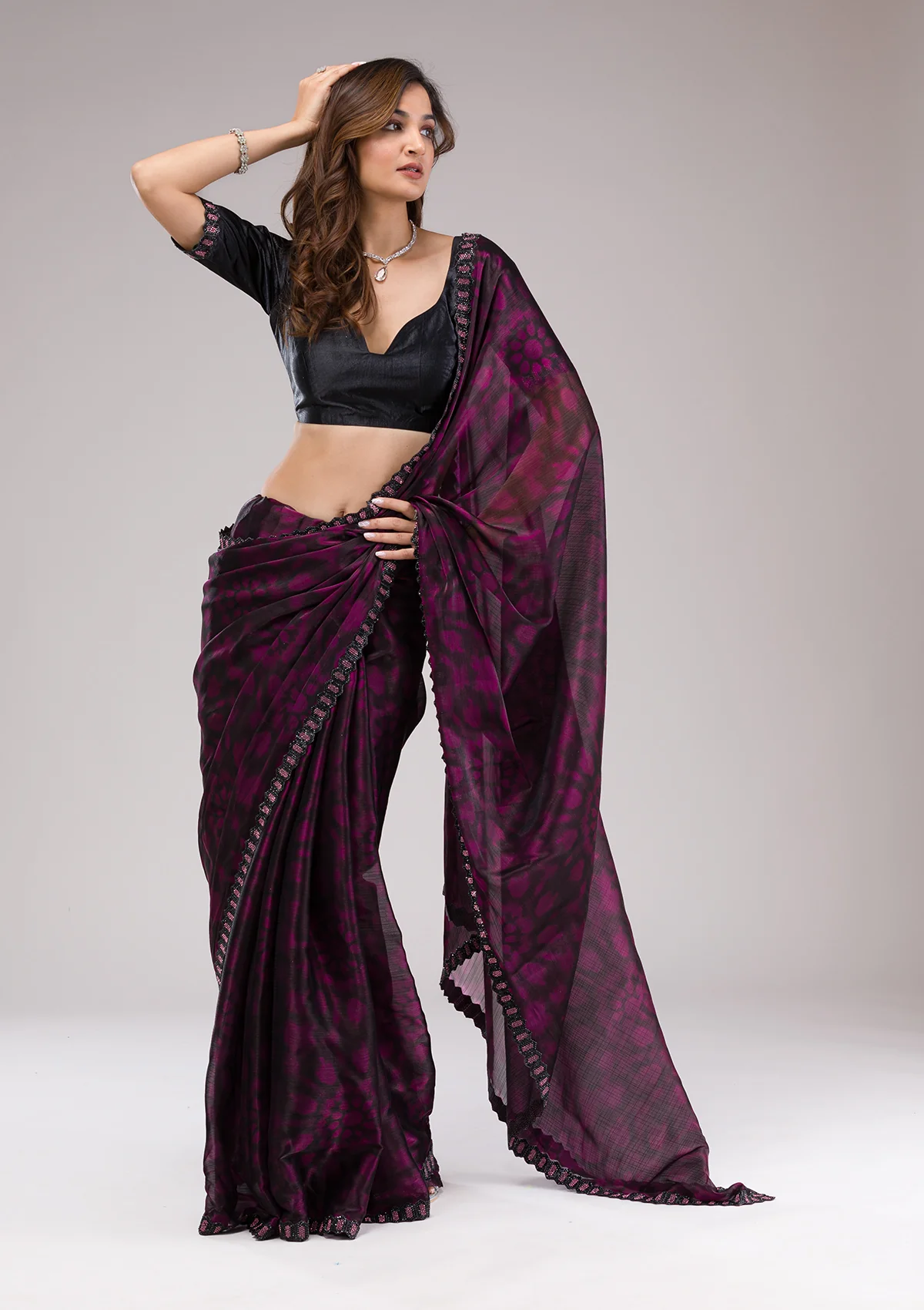 koskii-wine-printed-organza-designer-saree-saus0034325_wine_black_1_6_1800x1800.webp